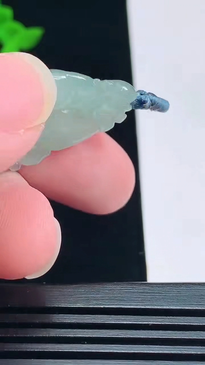天然A货翡翠寿桃吊坠，尺寸45-22.3-6 重量:10.57g
7月15日