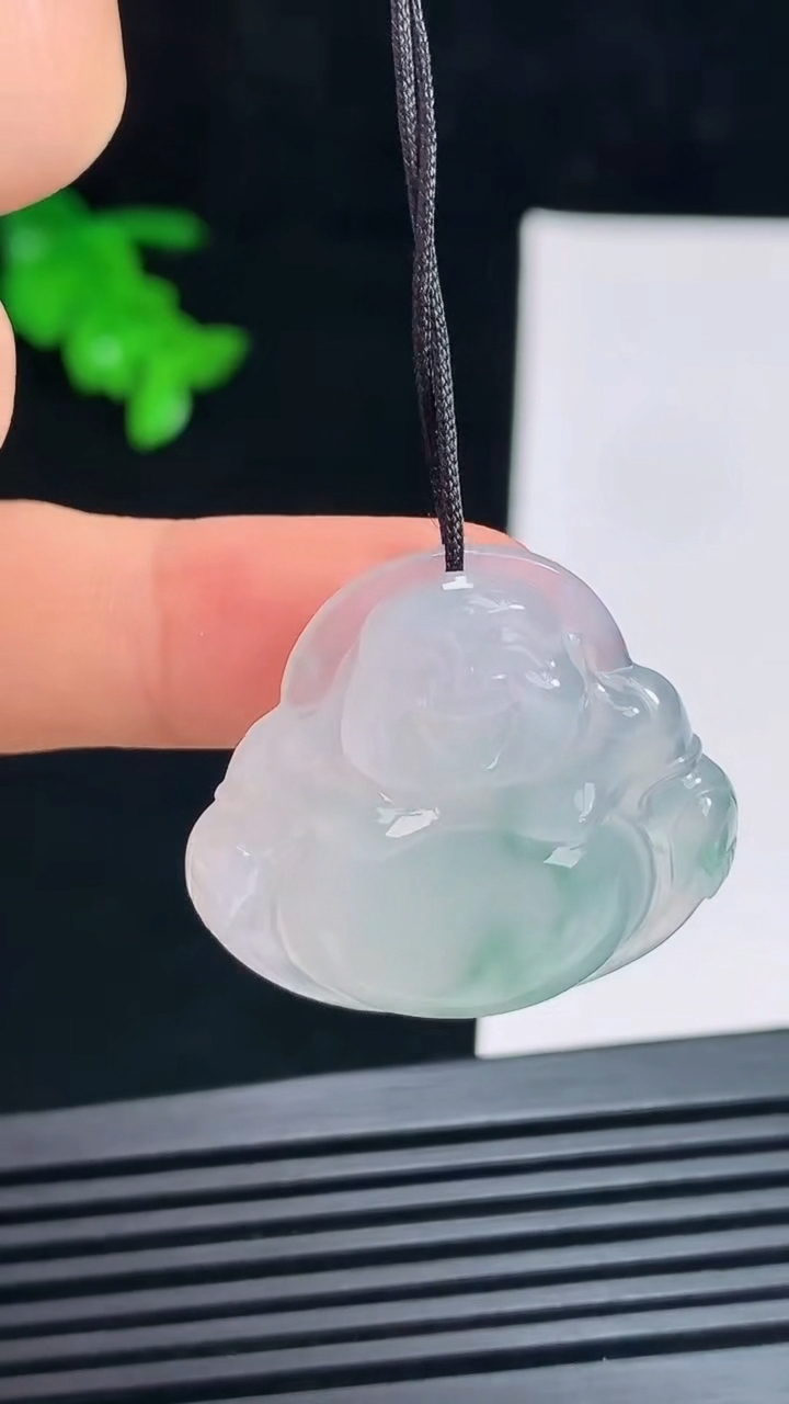 天然A货翡翠冰种飘花佛公吊坠，尺寸28-29-5.5 重量:6.76g
7月15日