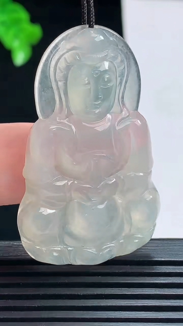 天然A货翡翠正装观音吊坠，尺寸46.2-29-4.5 重量:10.89g
7月15日