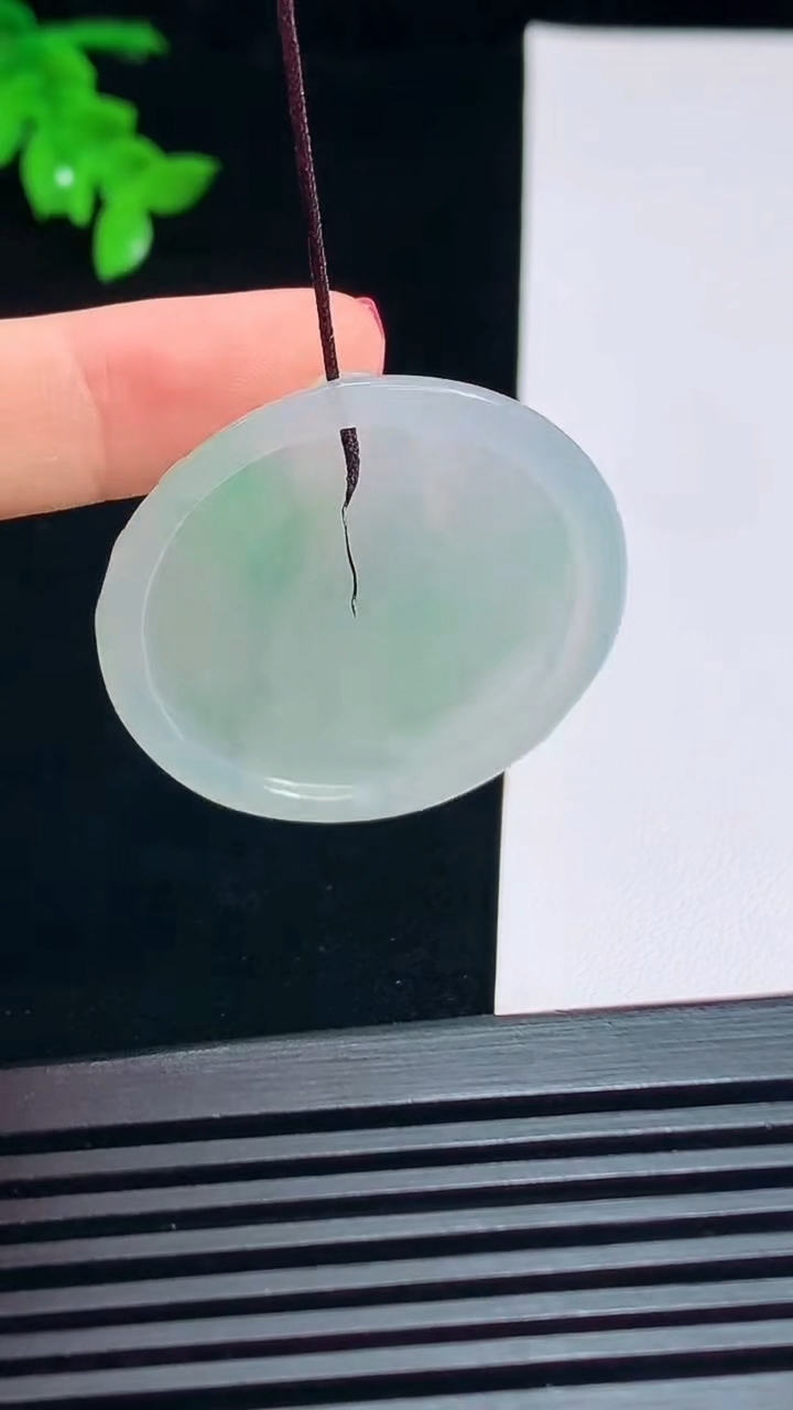 天然A货翡翠普贤菩萨吊坠，尺寸36-5 重量:12.08g
7月15日