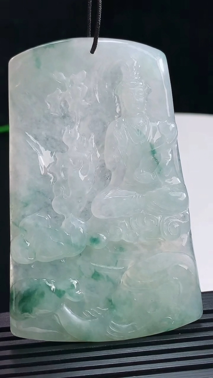 天然A货翡翠飘花普贤菩萨吊坠，尺寸75-46.5-4.8 重量:38.80g
7月15日