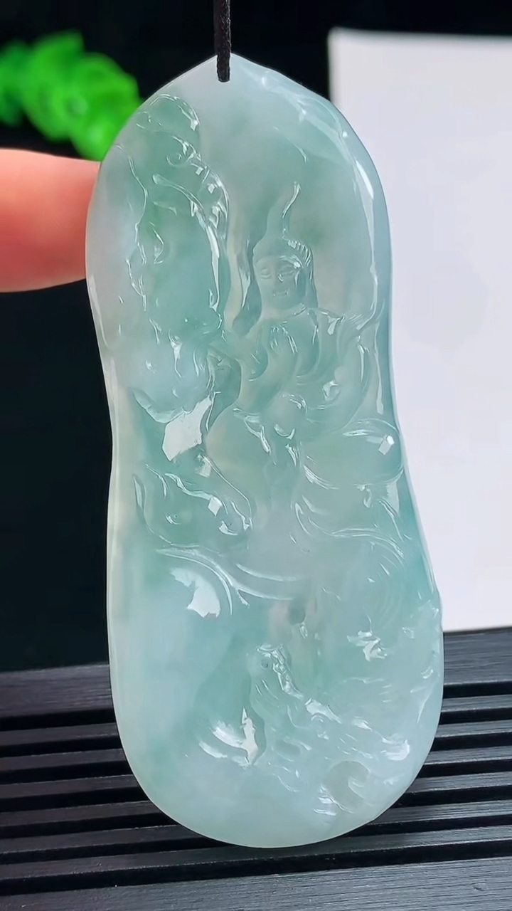 天然A货翡翠御龙观音吊坠，尺寸65.6-28-5.2 重量:20.07g
7月15日