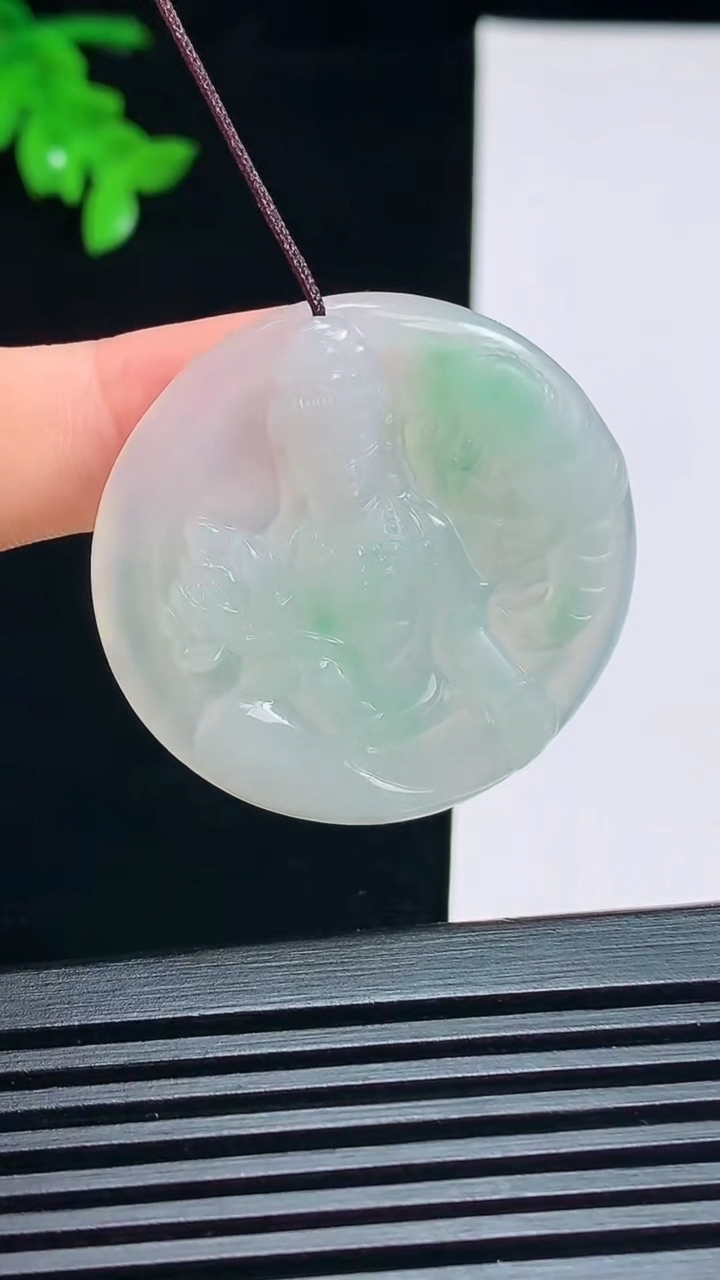 天然A货翡翠普贤菩萨吊坠，尺寸36-5 重量:12.08g
7月15日
