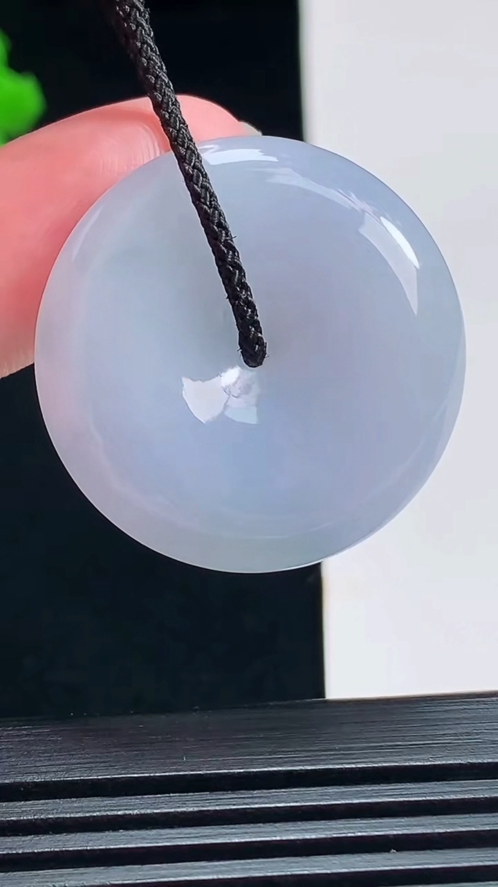 天然A货翡翠紫罗兰 飘花平安扣吊坠，尺寸29.5-6 重量:11.13g
7月15日