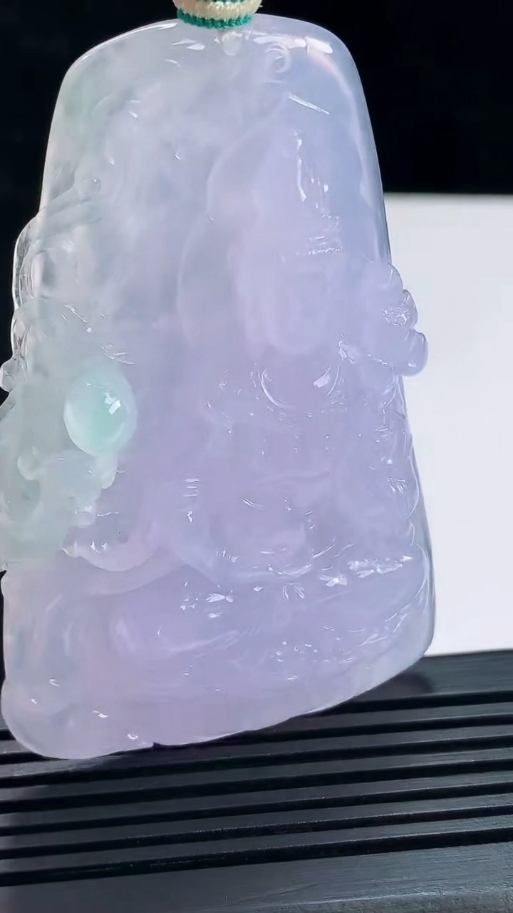 天然A货翡翠种春带彩 紫罗兰大势至菩萨吊坠，尺寸69-45-11.6 重量:57.29g
7月16日