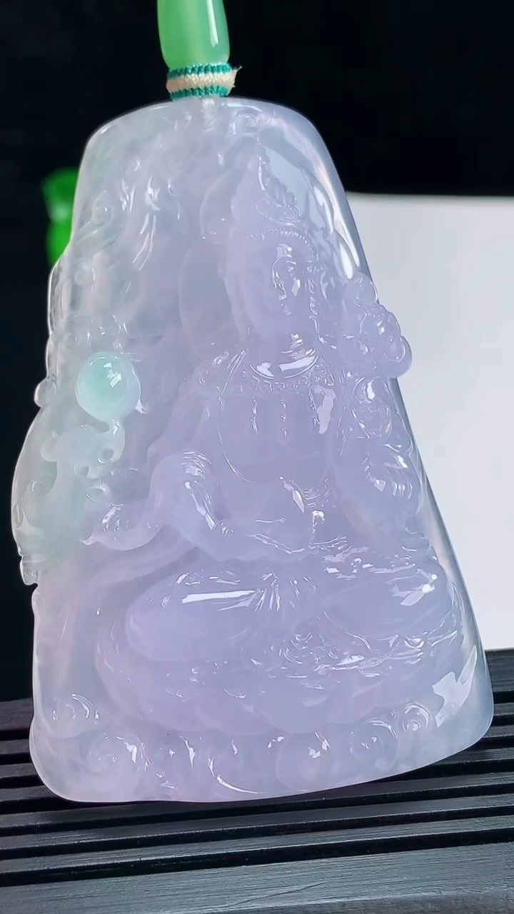 天然A货翡翠种春带彩 紫罗兰大势至菩萨吊坠，尺寸69-45-11.6 重量:57.29g
7月16日