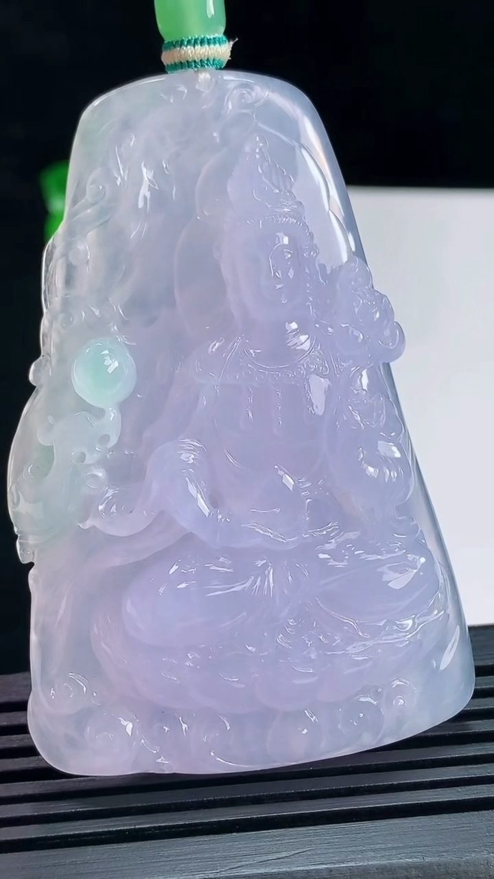天然A货翡翠种春带彩 紫罗兰大势至菩萨吊坠，尺寸69-45-11.6 重量:57.29g
7月16日