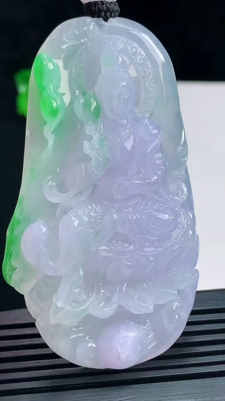 天然A货翡翠种春带彩 紫罗兰大势至菩萨吊坠，尺寸69-41-11.5 重量:50.00g
7月16日