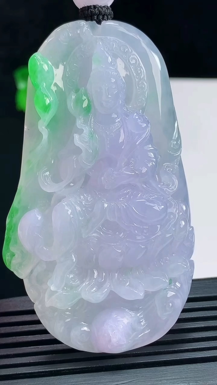 天然A货翡翠种春带彩 紫罗兰大势至菩萨吊坠，尺寸69-41-11.5 重量:50.00g
7月16日
