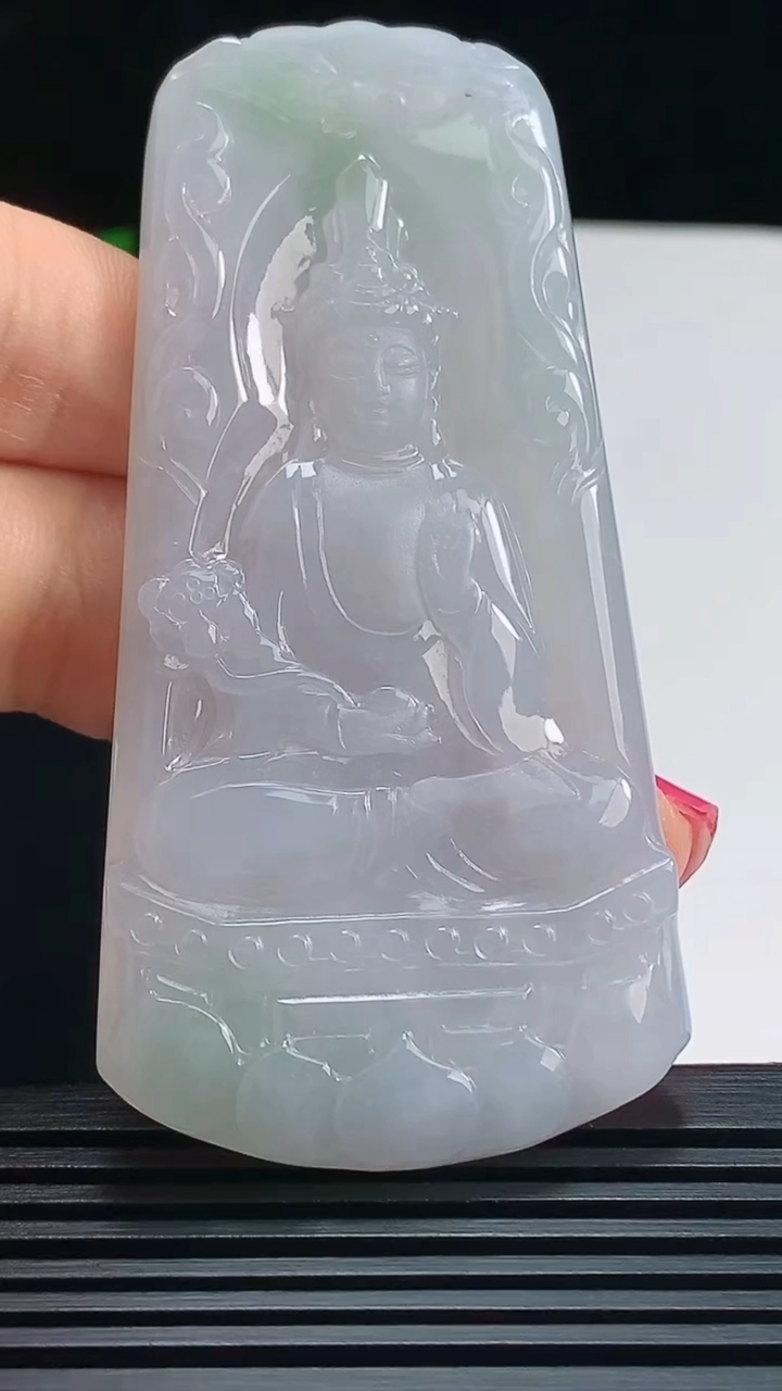 天然A货翡翠大势至菩萨吊坠，尺寸74-36.6-5.5 重量:33.86g
7月16日