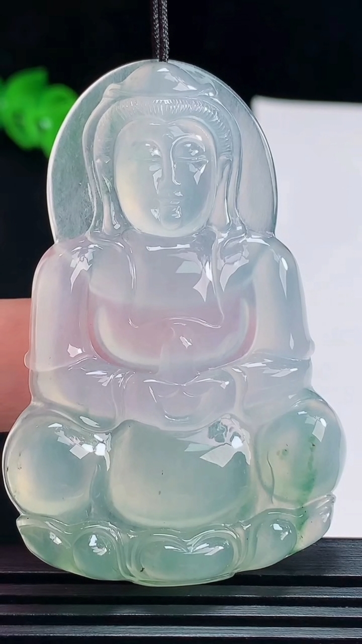 天然A货翡翠正装观音吊坠，尺寸60-39-5.8 重量:22.72g
7月16日