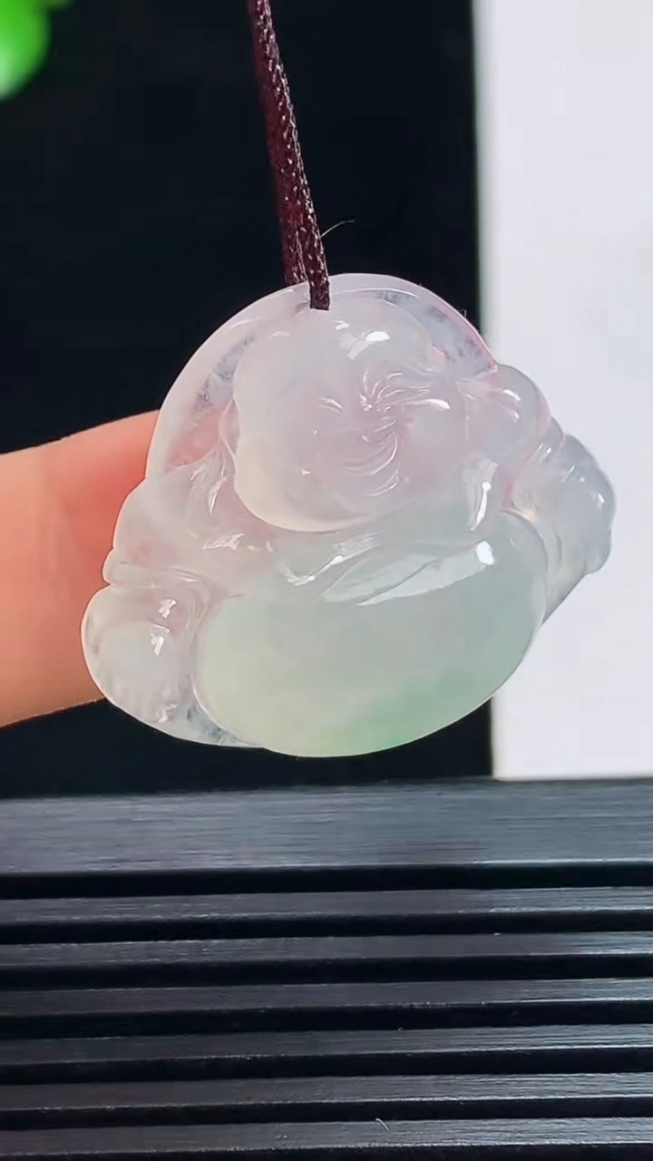 天然A货翡翠佛公吊坠，尺寸22-25.6-5.8 重量:5.34g
7月17日