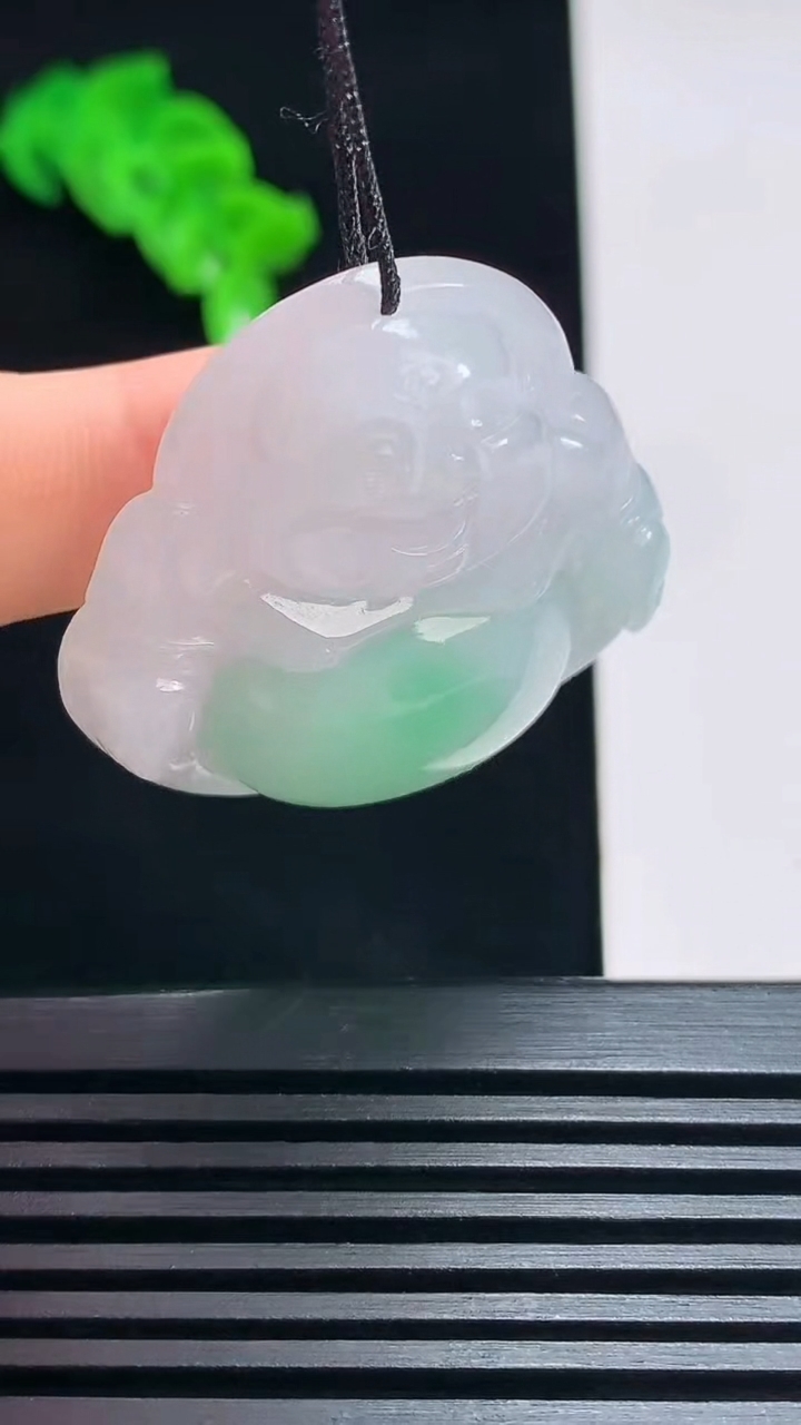 天然A货翡翠佛公吊坠，尺寸34-35.5-8.8 重量:15.56g
7月17日