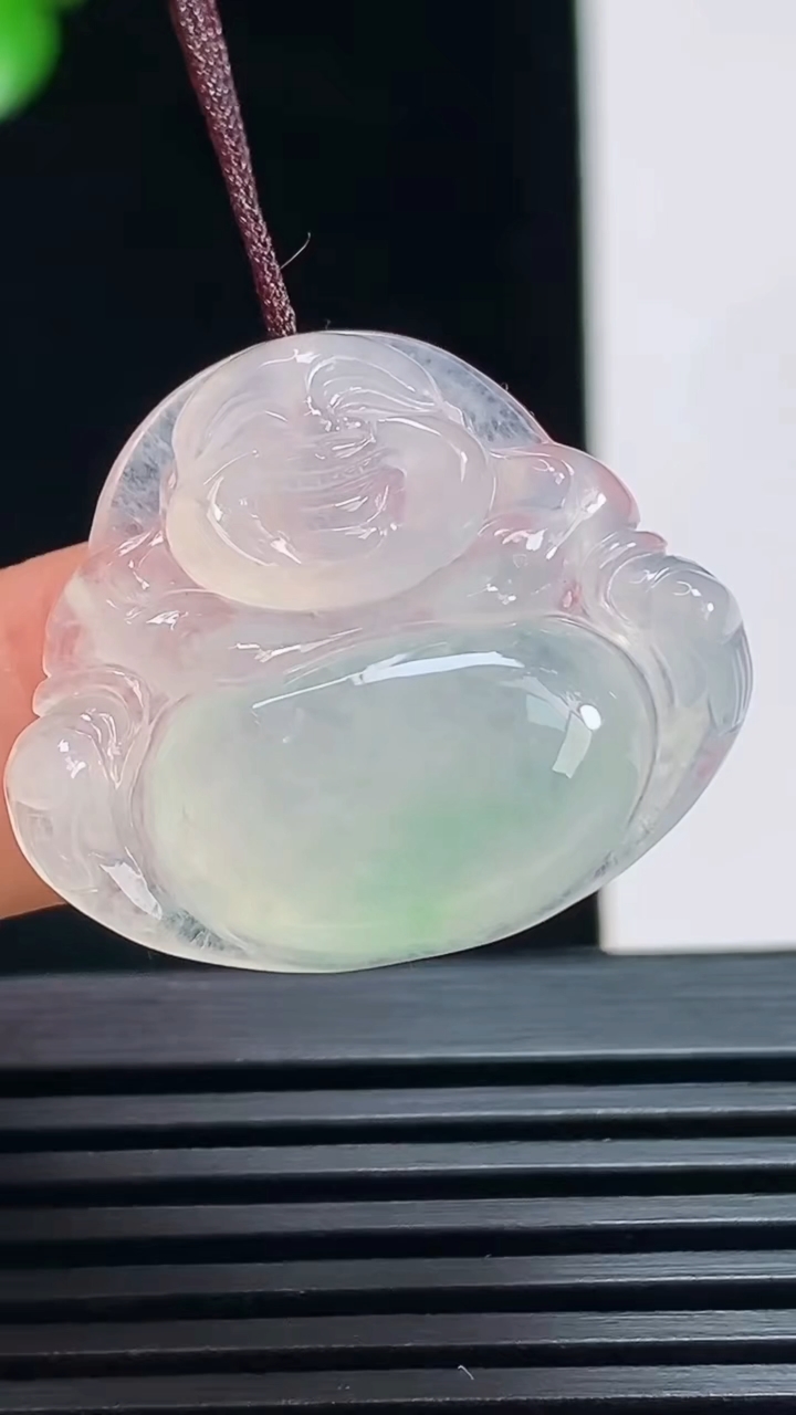 天然A货翡翠佛公吊坠，尺寸22-25.6-5.8 重量:5.34g
7月17日