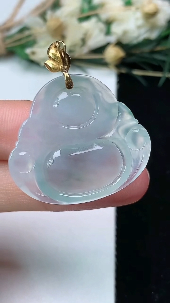 天然A货翡翠飘花佛公吊坠，尺寸26-30.6-5.4，重量:6.95g
7月17日