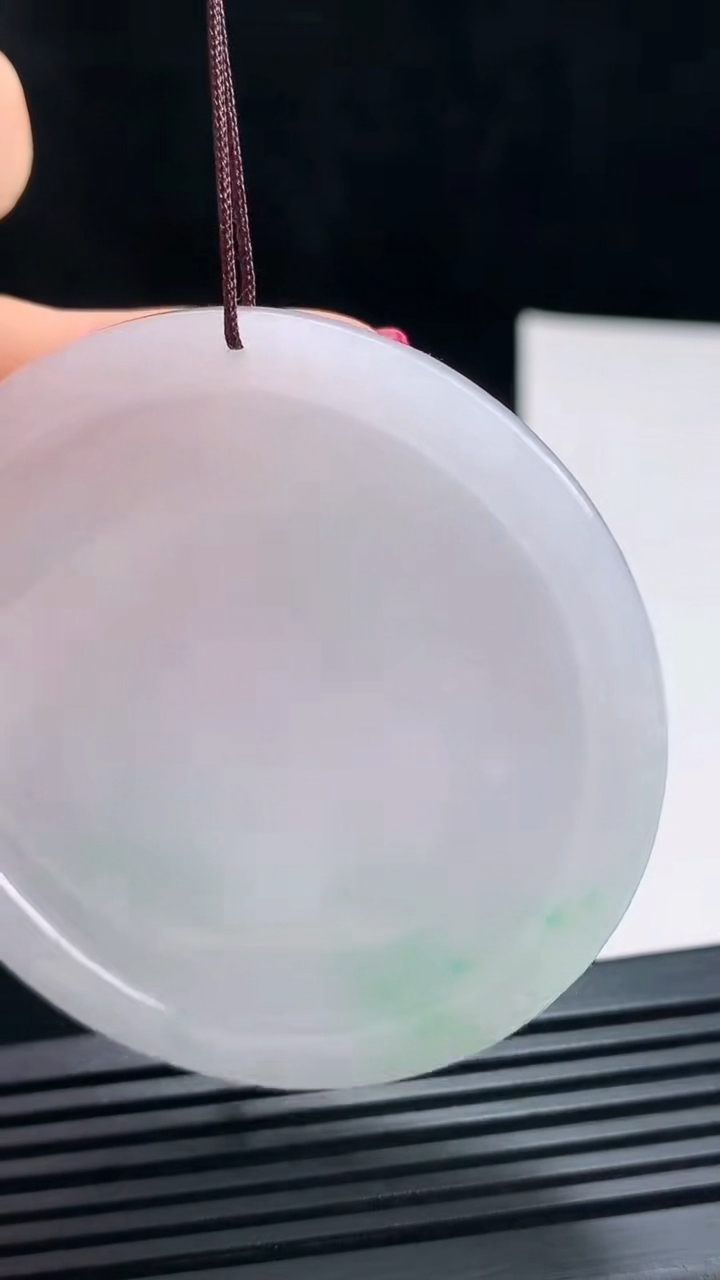 天然A货翡翠普贤菩萨吊坠，尺寸56-6.5 重量:40.21g
7月17日