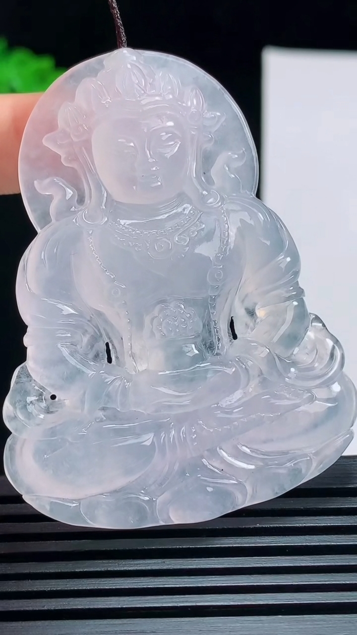 天然A货翡翠种紫罗兰度母菩萨吊坠，尺寸58-45-6.3 重量:26.81g
7月17日