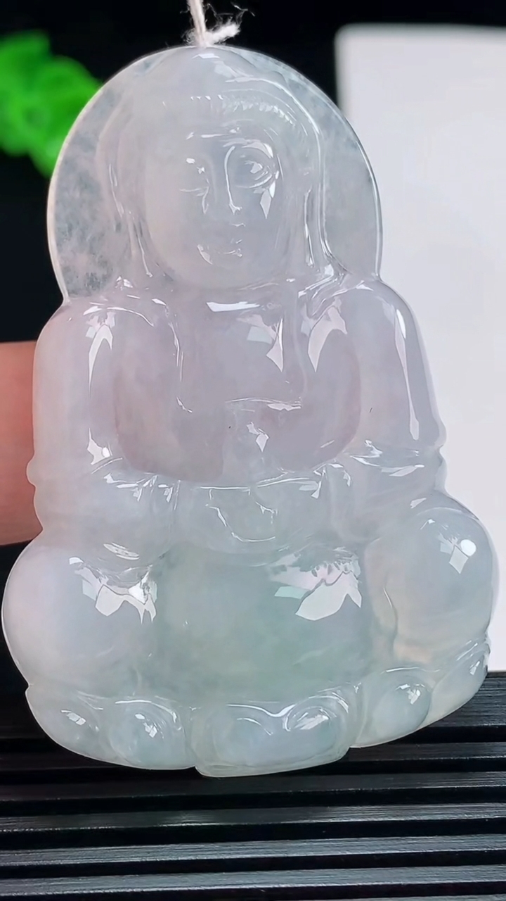 天然A货翡翠正装观音吊坠，尺寸54.6-37-6 重量:18.99g
7月17日