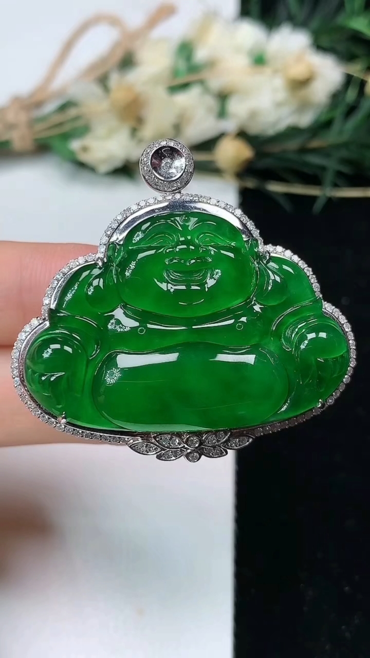 天然A货翡翠佛公吊坠，尺寸37.4-39.8-12.5，裸石24.6-36.2，重量:14.63g
