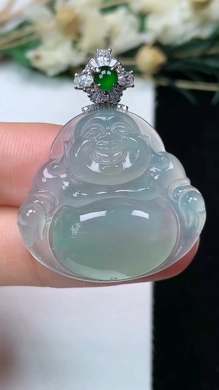 天然A货翡翠佛公吊坠，尺寸24.2-27.6-5.5，重量:7.11g
7月17日