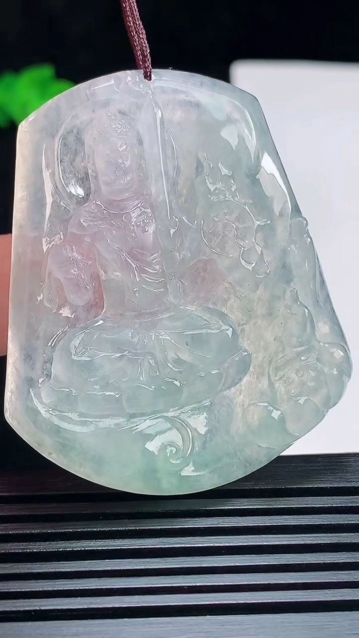 天然A货翡翠不动明王吊坠，尺寸52.5-44-4.6 重量:21.46g
7月17日