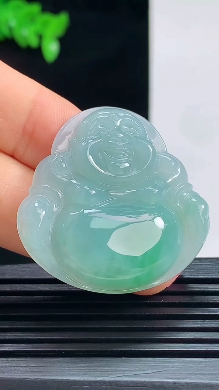 天然A货翡翠佛公吊坠，尺寸32.5-34-6.2 重量:10.43g
7月17日