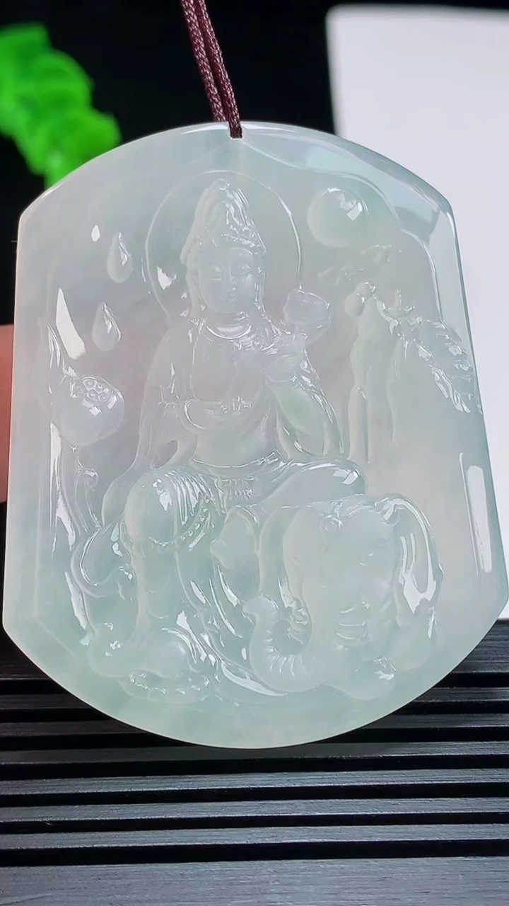 天然A货翡翠普贤菩萨吊坠，尺寸52.5-42-5 重量:25.71g
7月18日