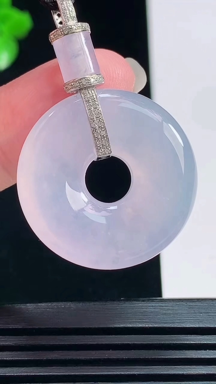 天然A货翡翠种紫罗兰平安环吊坠，尺寸41-27-7 重量:11.59g
7月18日