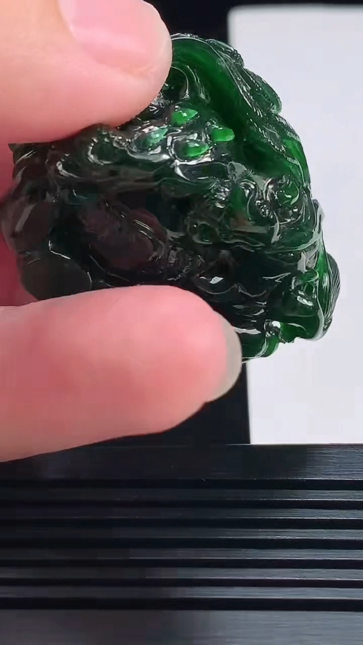 天然A货翡翠飞天貔貅吊坠，尺寸45-31-26 重量:46.54g
7月18日