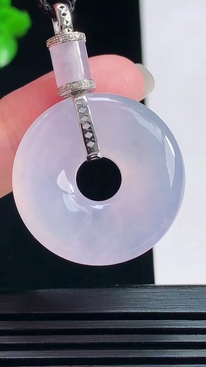 天然A货翡翠种紫罗兰平安环吊坠，尺寸41-27-7 重量:11.59g
7月18日