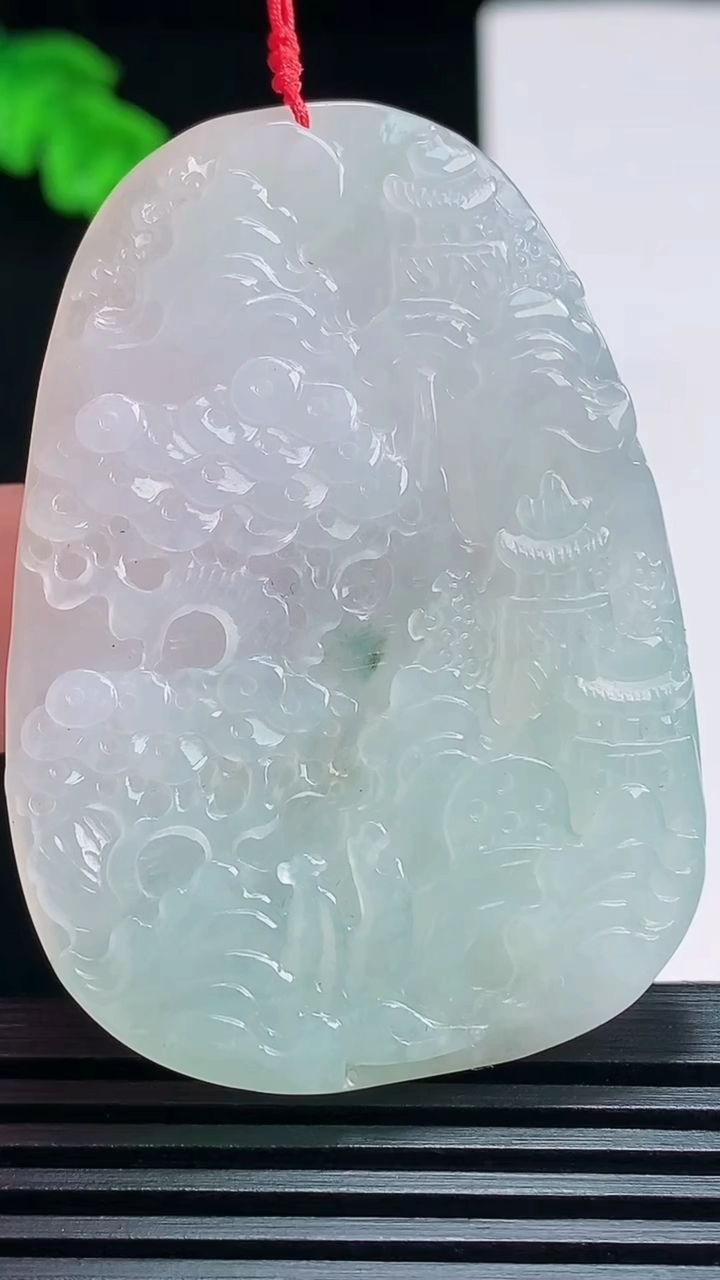 天然A货翡翠山水牌吊坠，尺寸53-38-6  重量:26.71g
7月19日