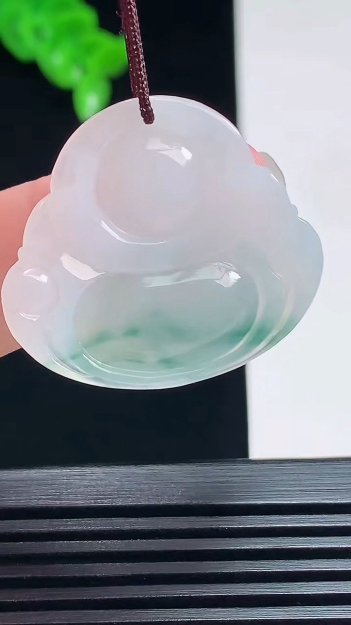 天然A货翡翠飘花佛公吊坠，尺寸27-30.5-5 重量:6.47g
7月19日