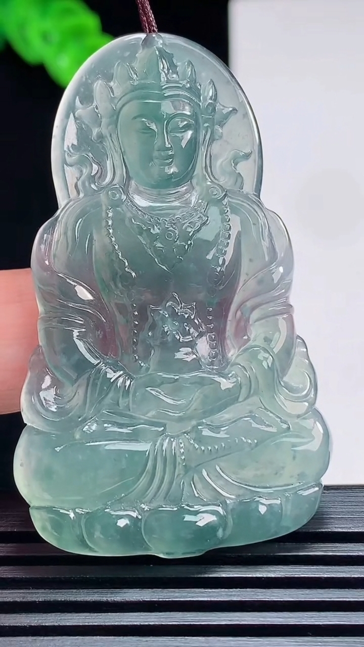 天然A货翡翠蓝水度母菩萨吊坠，尺寸55-33.5-4 重量:14.45g
7月19日