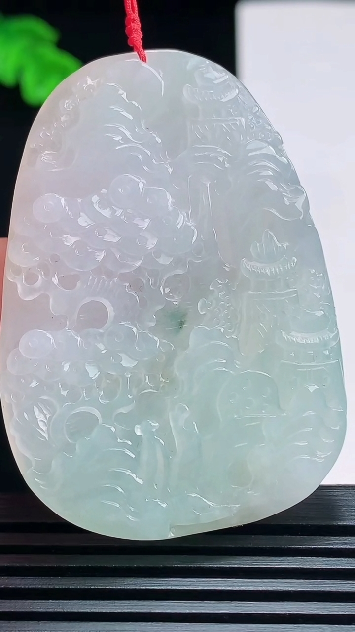天然A货翡翠山水牌吊坠，尺寸53-38-6  重量:26.71g
7月19日
