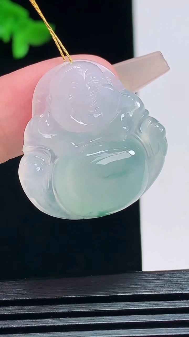 天然A货翡翠冰种飘花佛公吊坠，尺寸28-28-7 重量:8.71g
7月19日