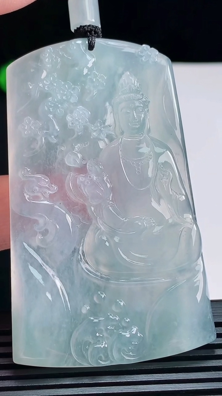 天然A货翡翠种紫罗兰 大势至菩萨吊坠，尺寸67-41-5 重量:37.06g
7月19日