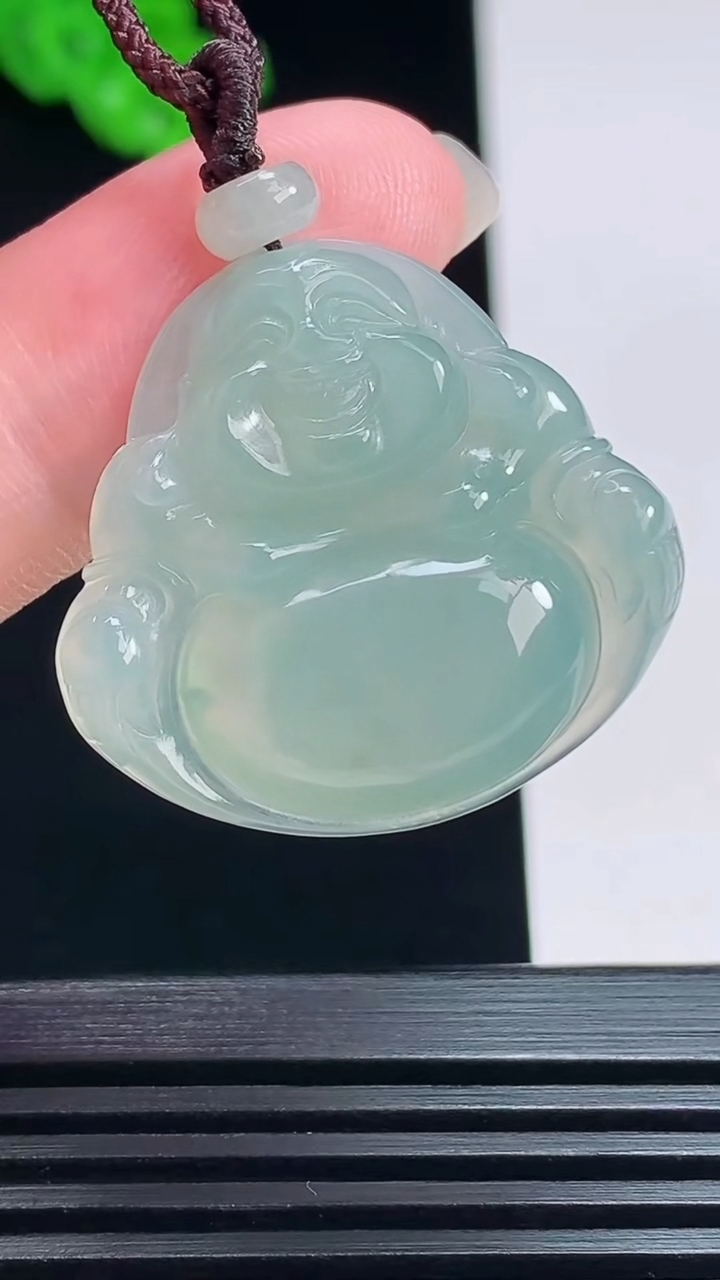 天然A货翡翠佛公吊坠，尺寸26-28.6-5.5 重量:6.88g
7月19日