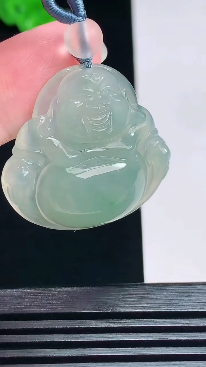 天然A货翡翠佛公吊坠，尺寸28-32-5.5 重量:8.00g
7月19日