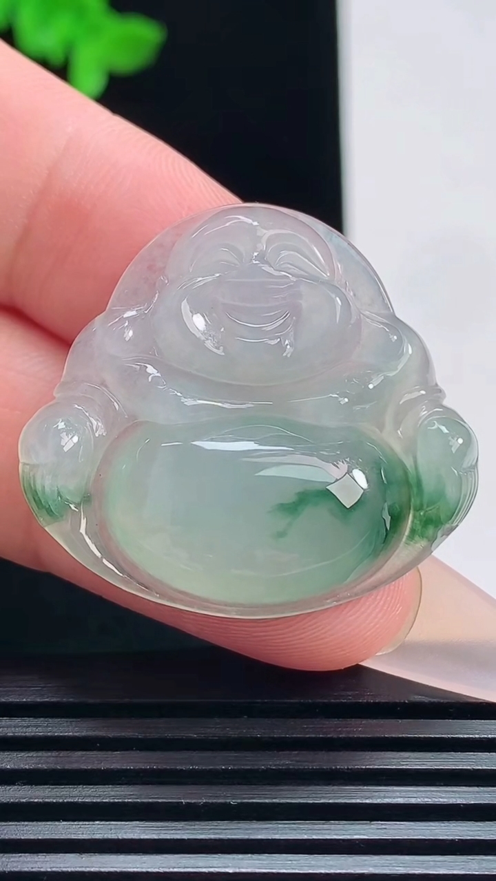 天然A货翡翠飘花佛公吊坠，尺寸30-32.6-6.8 重量:9.15g
7月19日
