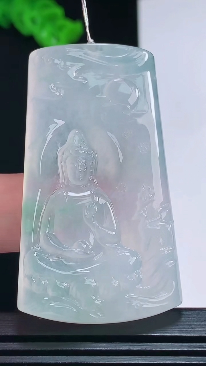 天然A货翡翠观音菩萨吊坠，尺寸53-30-5.2 重量:21.43g
7月19日