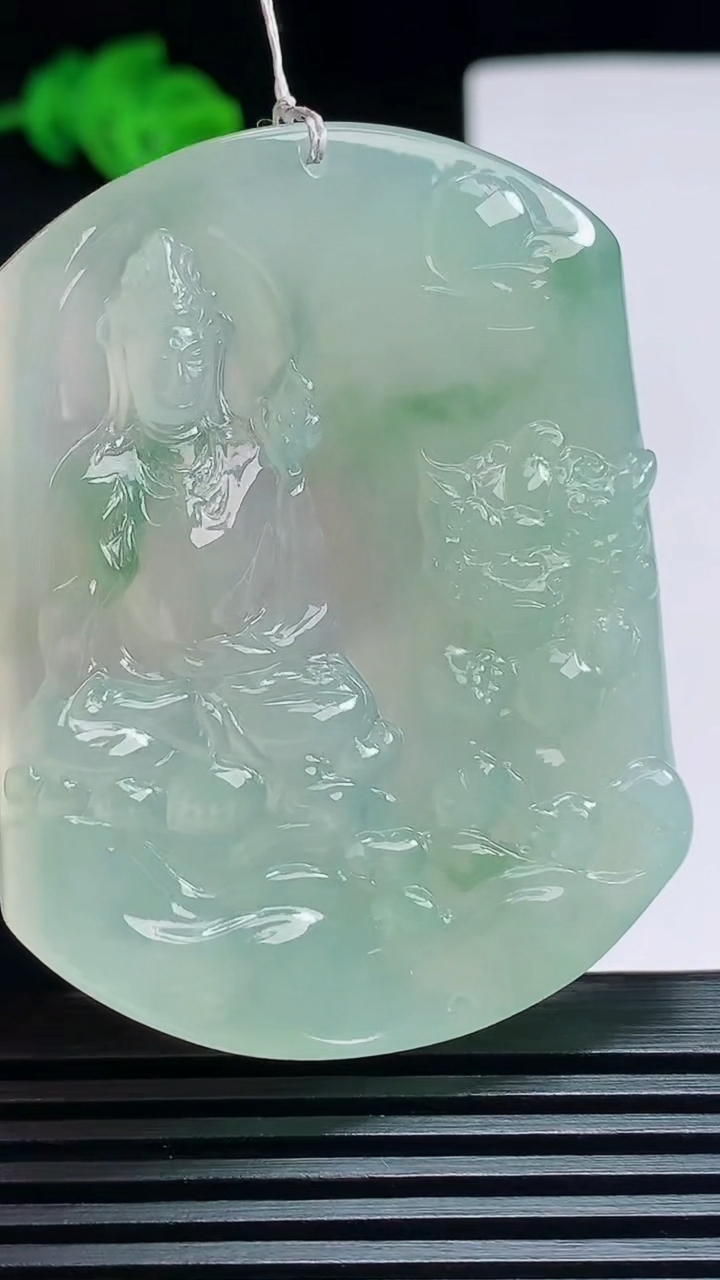 天然A货翡翠文殊菩萨吊坠，尺寸54-42-5.5 重量:31.85g
7月19日