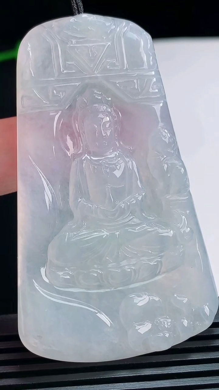 天然A货翡翠观音菩萨吊坠，尺寸68-40-5.3 重量:31.91g
7月19日