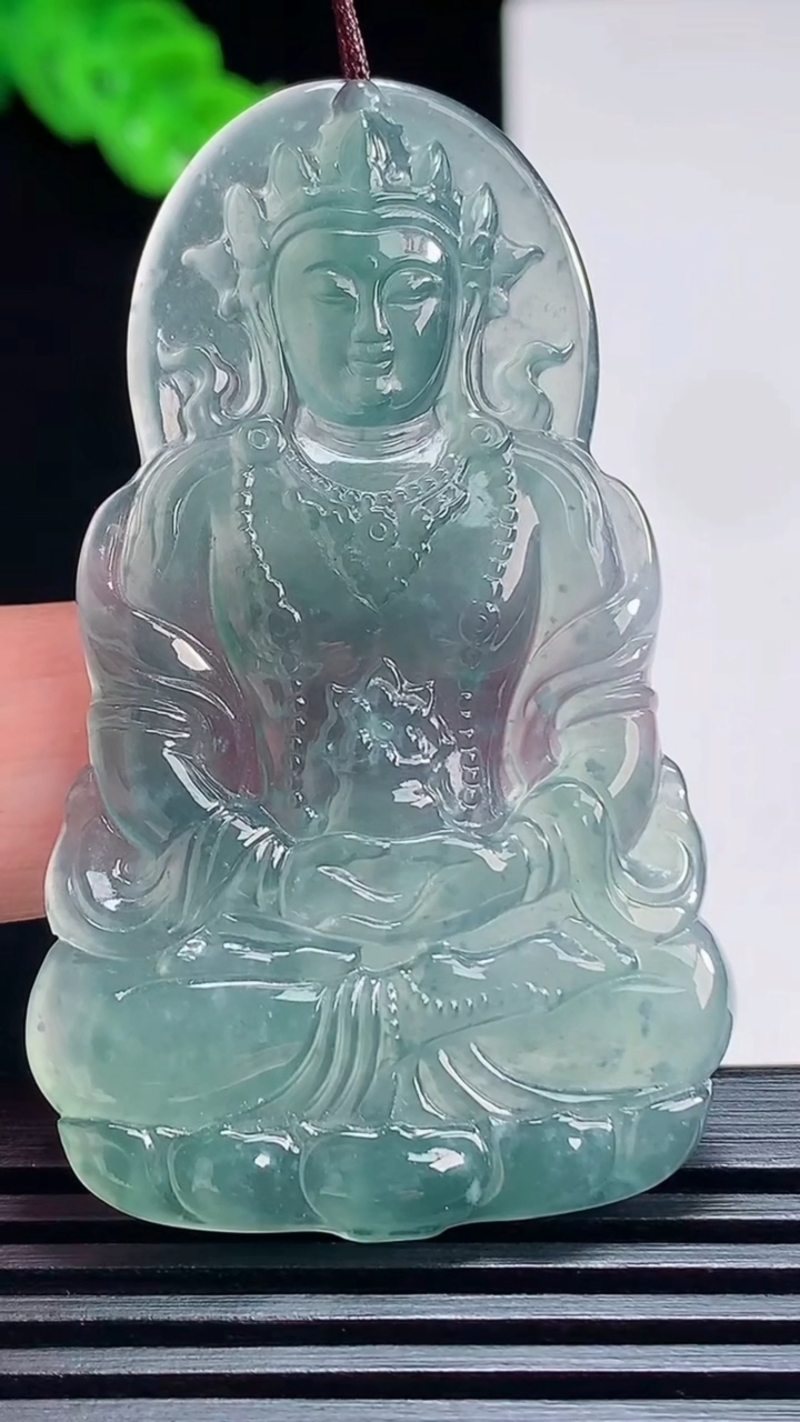 天然A货翡翠蓝水度母菩萨吊坠，尺寸55-33.5-4 重量:14.45g
7月19日