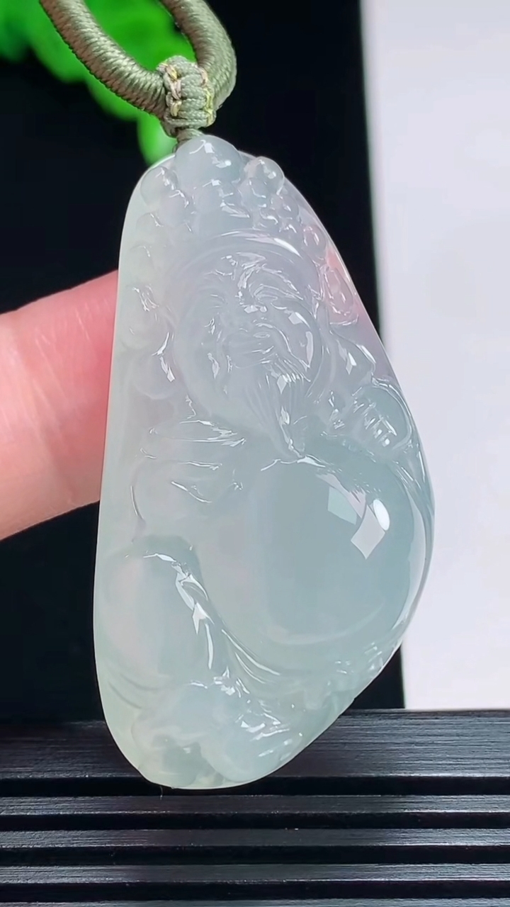天然A货翡翠财神爷吊坠，尺寸43.5-23-11 重量:18.48g
7月19日