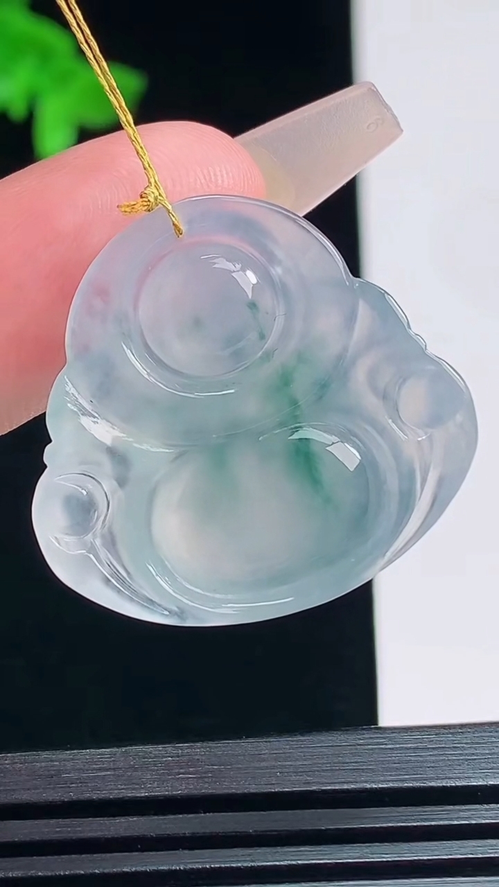 天然A货翡翠种飘花佛公吊坠，尺寸26.5-28-5.5 重量:6.20g
7月19日