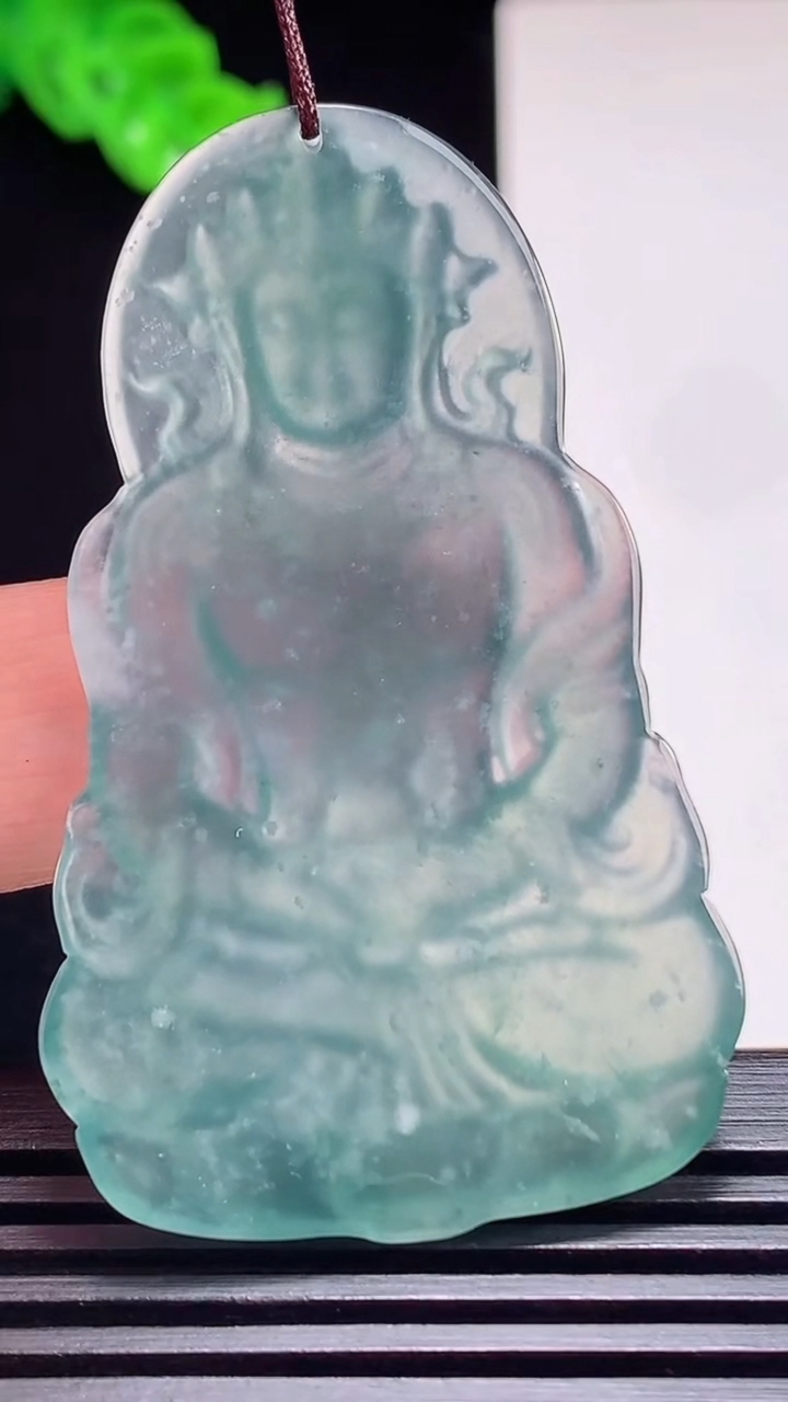 天然A货翡翠蓝水度母菩萨吊坠，尺寸55-33.5-4 重量:14.45g
7月19日