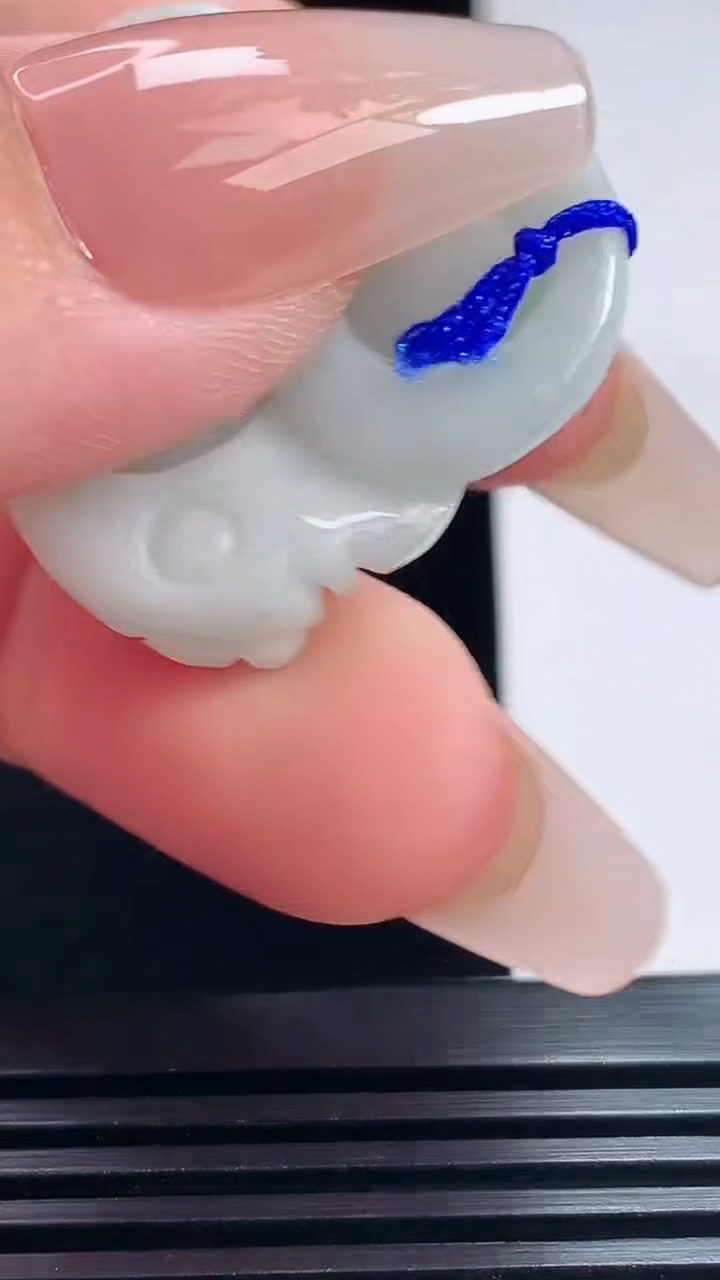 天然A货翡翠紫罗兰佛公吊坠，尺寸30.5-33-12.2 重量:18.24g
7月20日