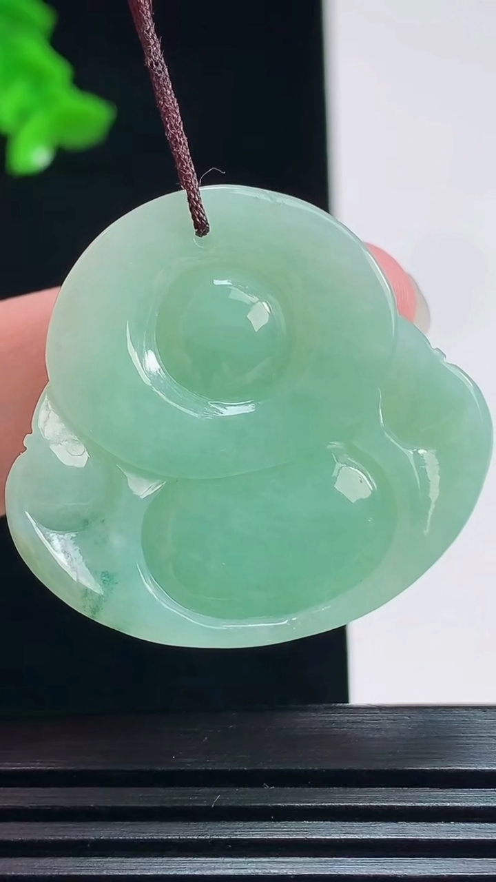 天然A货翡翠飘花佛公吊坠，尺寸32-34.5-8.8 重量:12.55g  h172
7月20日