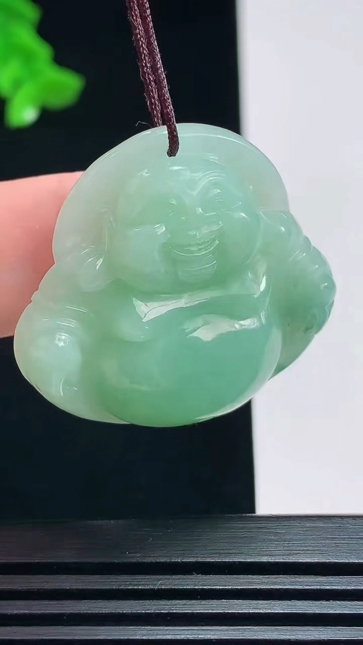 天然A货翡翠飘花佛公吊坠，尺寸32-34.5-8.8 重量:12.55g  h172
7月20日