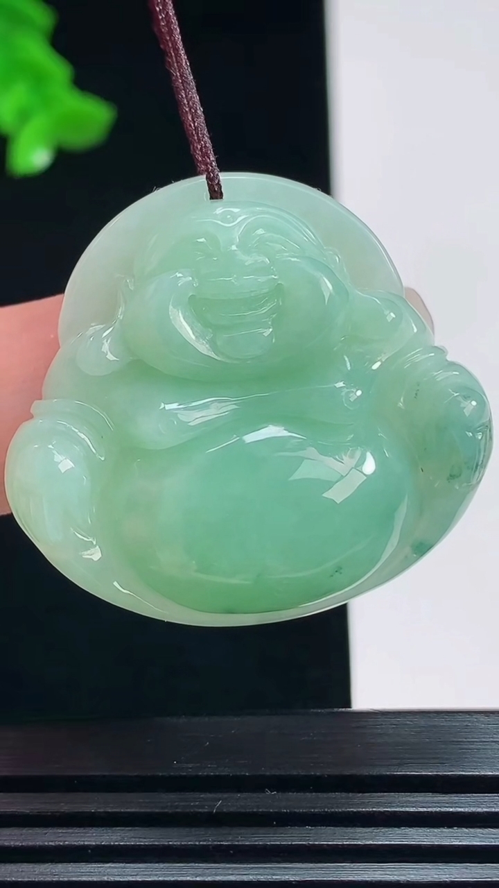 天然A货翡翠飘花佛公吊坠，尺寸32-34.5-8.8 重量:12.55g  h172
7月20日